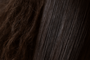 Leia mais sobre o artigo Frizz: O Guia Completo para um Cabelo Alinhado, Brilhante e sem Fios Arrepiados